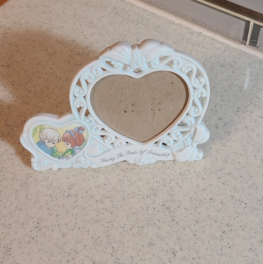 Heart Shaped White Photo Frame